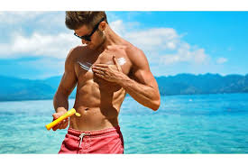 Wir klären, was bloß unsinn ist und was wirklich stimmt. Sonnencreme Das Ist Die Beste Fur Deinen Hauttyp Men S Health