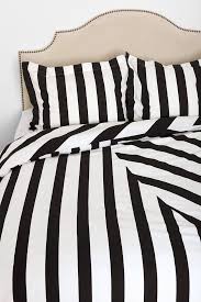 Black And White Striped Floral Bedding Pin By Alexia Estrada On Mi Casa Dramatic Bedroom White Bed Set Bedroom Makeover