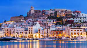 Akdeni̇z'i̇n i̇nci̇si̇ 'i̇bi̇za' i̇spanya'nın dünyaca ünlü adası i̇biza, balear adaları'ndan mayorka ve minorka'dan sonra üçüncü büyük olanı. Ibiza Ispanya Da Gulet Yat Kiralama