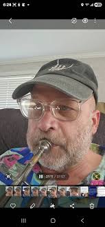 Born 1968' still a kid at heart .. Mum couldn't get me in at night , loved  playing out . Kick the can , bulldog , kerby , pegs and playing on