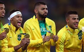 E que listinha boa para críticas e piadinhas!! Gabigol Comemora Convocacao Para Selecao Brasileira Me Sinto Iluminado Flamengo Coluna Do Fla