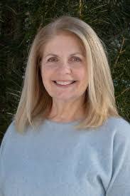 Maureen Harney's Instagram, Twitter & Facebook