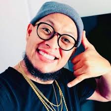 Listen to El Beeper by Ricky Castro y Su Banda Soberbia in Banda Soberbia  playlist online for free