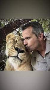 Hôn Sư Tử Một Lần Trong Đời | TikTok