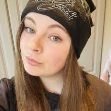 Danielle Dove's Instagram, Twitter & Facebook