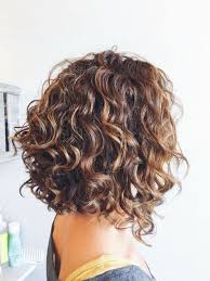 Gestufte Haare Lockig Kurz Bob Stufen Hairstyles Gestufte Haare Naturlocken Frisuren Haarschnitt