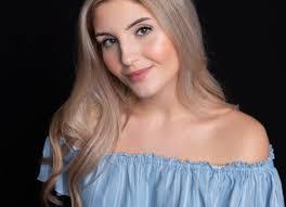 Karrie Welch's Instagram, Twitter & Facebook