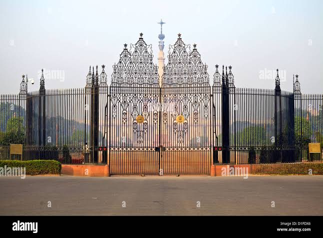 Entrance gate of Rashtrapati Bhavan, New Delhi, India Stock Photo - Alamy