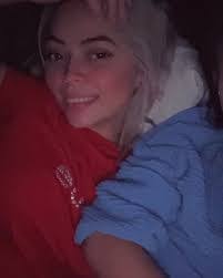 Carolina Ortez's Instagram, Twitter & Facebook