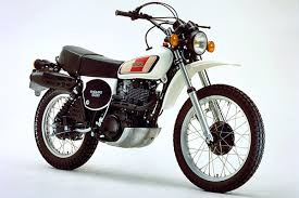 Lots of people charge for motorcycle service and workshop manuals online which is a bit cheeky i reckon as they are freely available all over the internet. Powertrains A Simple Air Cooled Sohc Single Cylinder Engine Forty Years Of Admiration For The Big Single Yamaha Motor S Waza And Sube Yamaha Motor Co Ltd