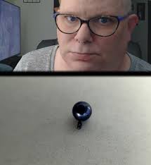 Hello, it's me again hahah. Sorry for my many questions. Anyone else have  the problem of not being able to screw the ball off your septum piercing?  No matter which side I