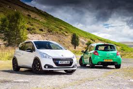La 208 gti bps devrait aussi se montrer plus à l'aise sur circuit grâce à son autobloquant et son système de freinage plus performant (étriers fixes à l'avant). Peugeot 208 Gti By Peugeot Sport Vs Renaultsport Clio 200 Cup Evo