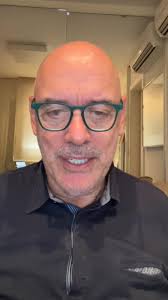 O médico psiquiatra, Dr, Arthur Guerra, falou em sua coluna para a Forbes  Brasil sobre como as críticas nas redes sociais podem afetar a sua saúde  mental. O Dr. Arthur Guerra ressalta a importância ...