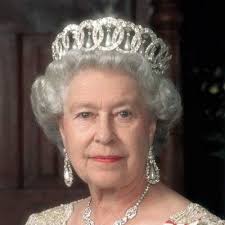 She is known to favor simplicity in court life and is also known to take a serious and informed interest in government business, aside from traditional and ceremonial roles. Queen Elizabeth Ii Queenlizii Twitter