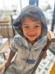 Ain't no party like a Parlor Donut Party! Merry Christmas little POETITOES!