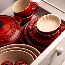30 likes 4 comments le creuset mexico lecreusetmx on instagram el clasico rojo cereza de le creuset nunca pasara dinnerware le creuset kitchen gadgets
