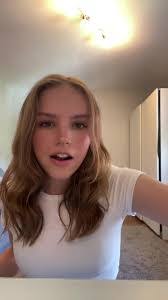 Samantha Mccubbin's Instagram, Twitter & Facebook