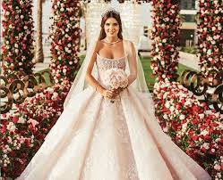 Discover nowfashion, the first real time fashion photography magazine to publish exclusive live fashion shows. Michael Cinco S Fairytale Bride In Blush