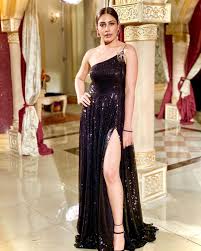They were looking for a fresh yet famous face to carry on the naagin legacy and both these ladies enjoy a massive social media following and are extremely famous amongst the indian audiences. Naagin 5 Fame Surbhi Chandna Looks Hot In Ethnic Wear Don T Miss Badbola