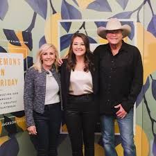 Congratulations, Mattie! Check out Alan's daughter @mjselecman's new book, "Lemons On Friday," about her journey of trusting God through her greatest heartbreak. You can get your copy at LemonsOnFriday.com 💛