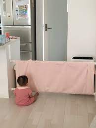 突っ張り棒2本とシーツでベビーゲートをdiy 赤ちゃんスペース ベビーゲート 子供部屋