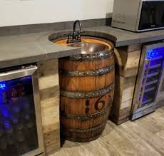 Whiskey Barrel Sink Hammered Copper Rustic Antique Bathroom Idees Diy Pour Salle De Bains Decoration Interieure Originale Cuisine Interieur Exterieur