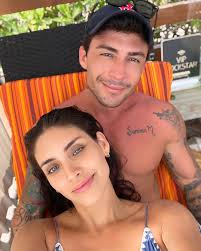 Feliz cumpleaños al amor de mi vida 🥹❤️ Al mejor esposo, compañero, papá,  persona y amigo.💫 Nico y yo te amamos infinitamente, gracias por hacer de  nuestra familia un lugar seguro. Dios