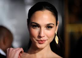 Mulher Maravilha é feminista', afirma Gal Gadot - Estadão