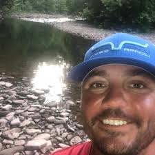 Someone I know has been looking for a diesel mechanic job & being he's just  starting out (went to SLCC for his certification) everyone is turning him  down for jobs bc he