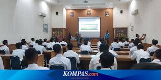 Jadwal pendaftaran ppdb tk, sd, dan smp kota bandung 2021. Tepis Keraguan Smkn 12 Bandung Hasilkan Lulusan Langsung Kerja Halaman All Kompas Com