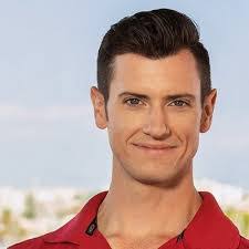 Robin Macy's Instagram, Twitter & Facebook