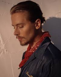 Tami Delgado (@tamidel_)