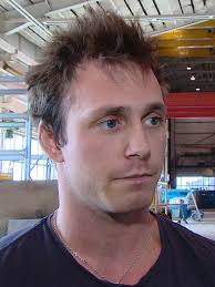 Må ta valget mellom studier og dagpenger