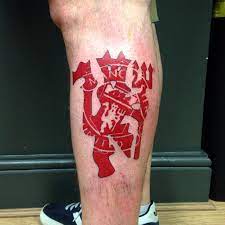 Designs tatoo manchester united manchester united badge tattoo manchester united black manchester united cool pics football half sleeve tattoos little red devil tattoos country tattoo designs for men front shin tattoos soccer ball tattoo designs front leg tattoo clock tattoo. Tomm Birch Tattoo On Twitter First Football Tattoo Manchester United Devil And Badge Design Http T Co Iwsozgk4fh