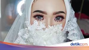 Menurut who, masker digunakan oleh masyarakat yang: 7 Gaya Pengantin Indonesia Menikah Saat Corona Pakai Masker Unik