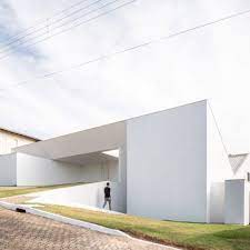 Minimalist architecture brings together natural elements, open space and clean lines to create inviting and welcoming spaces. Minimalist Architecture Dezeen