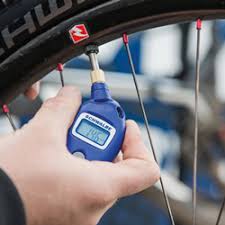 I know some people advocate for a lower psi on a larger tire for better roll but on 25mm is there any evidence of that? Inflation Pressure Schwalbe Professional Bike Tires
