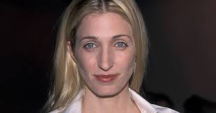 The Tragic Downfall Of Fashion Icon Carolyn Bessette-Kennedy