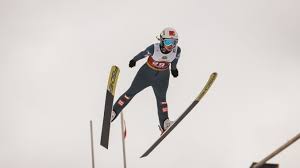 „ich bin wirklich super happy, es war am ende so eng, und ich bin wir sind zwar alle skisportverrückt, aber ein skispringen habe ich noch nie live miterleben können. Chiara Holzl Gewinnt Qualifikation In Hinzenbach Skispringen Com