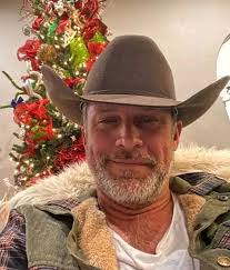 Kellie Julian's Instagram, Twitter & Facebook