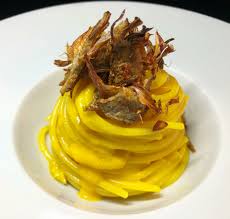 Preparazione degli spaghetti con datterini gialli lavare e d eliminare eventuali scarti dai datterini. Pasta Armando Chitarra Con Pomodorini Gialli E Carciofi Croccanti