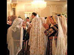 الاغاني النسائيه الفلسطينيه يا ام العروسه رنه زغاريدك جيني هاللليله نسمع تراويدك Palestinian Wedding Palestinian Embroidery Muslim Wedding