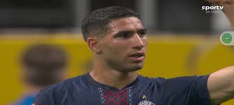 🇫🇷 PSG XI: Donnarumma, Pacho, Marquinhos, Hakimi, Nuno Mendes, Ruiz,  Neves, Vitinha, Doué, Kvaratskhelia, Barcola. 🇺🇸 Inter Miami XI: Ustari,  Falcón, Allen, Weigandt, Jordi Alba, Redondo, Busquets, Allende, Segovia,  Lionel Messi, Suárez.