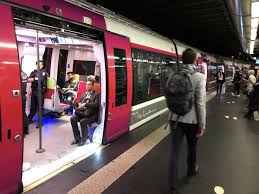 Suite à un incident électrique, le plan de transport de la ligne u est modifié : Greve Du 10 Decembre Transilien Les Previsions De Trafic Sur Les Lignes H J K L N P R U Actu Paris