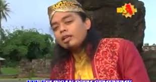 Em am wis lilakno aku kang mas f c wis cukup lalekno dm g lelakon tresno iki bakal dadi cerito c. Lirik Lagu Tresno Waranggono Chord