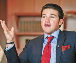 Samuel alejandro garcía sepúlveda, candidato a la gubernatura de nuevo león por movimiento ciudadano, se declaró ganador de la contienda de este domingo 6 de junio y pidió a su contrincante adrián de la garza santos aceptar la derrota. Fgr Va Contra Candidatos Punteros En Nuevo Leon