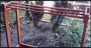 Rawatlah tali jemuran dengan memberikan minyak anti karat pada katrol dan kencangkan kembali tali katrol. Tips Membuat Jemuran Dari Kayu Mudah Dan Praktis Tips Membuat Rumah Murah Minimalis Dan Sederhana Kayu Rumah Tips