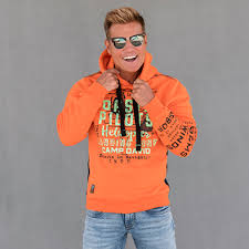 Finale ohne den scheidenden juror dieter bohlen steigt sofort bei »dsds« aus. Minsko Polje Uzeti Imanje Camp David Pullover Weiss Dieter Bohlen Supertalent 2017 Tedxdharavi Com
