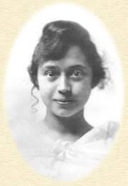 Opal Will's Instagram, Twitter & Facebook