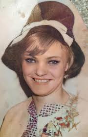 Hello from Canada to you all. Hope you are managing your snowstorm well and  staying safe. I hope this is an appropriate post for this board: I'm